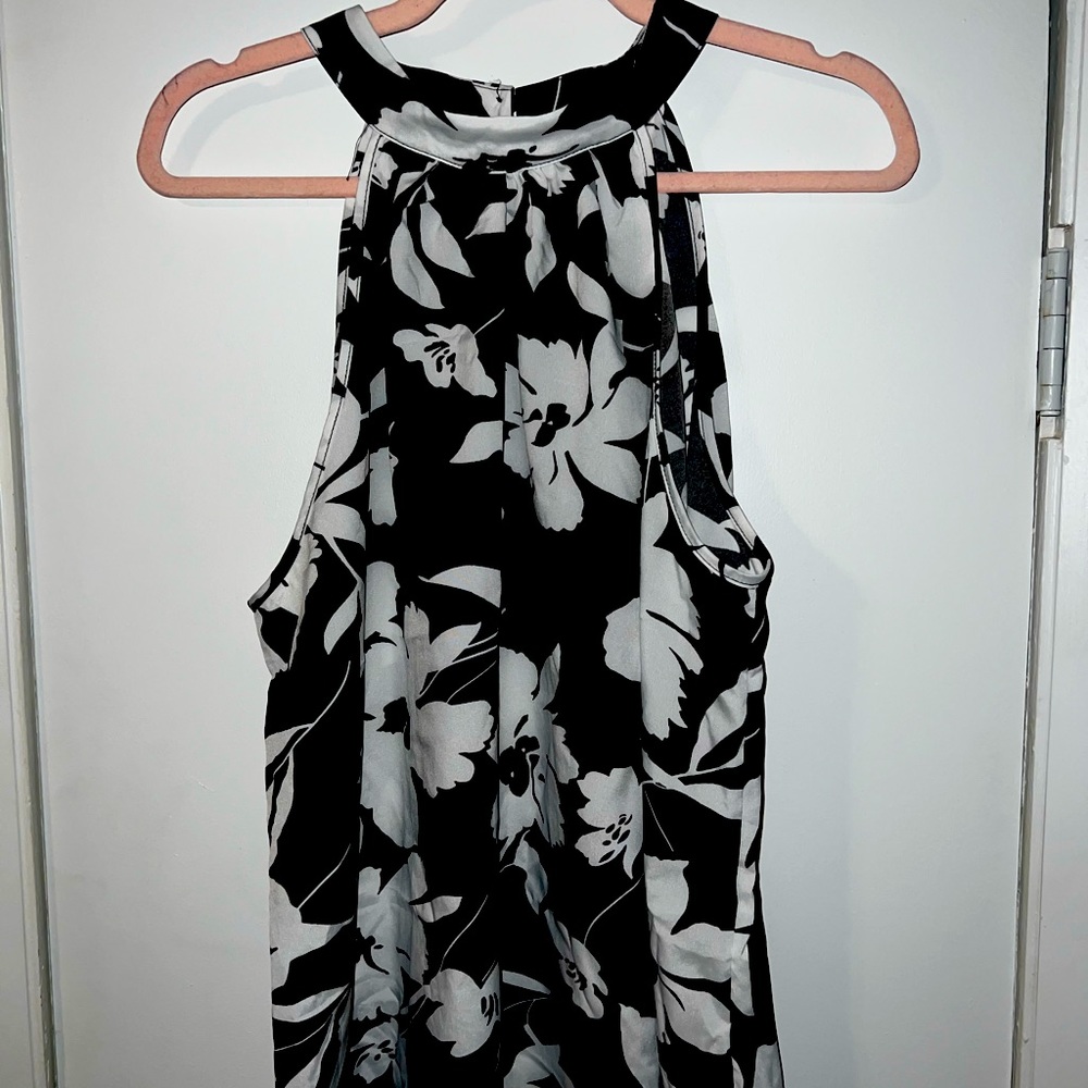 CUPSHE- Floral Print Halter Top, Sleeveless Tank Tops Shirts- Black and White